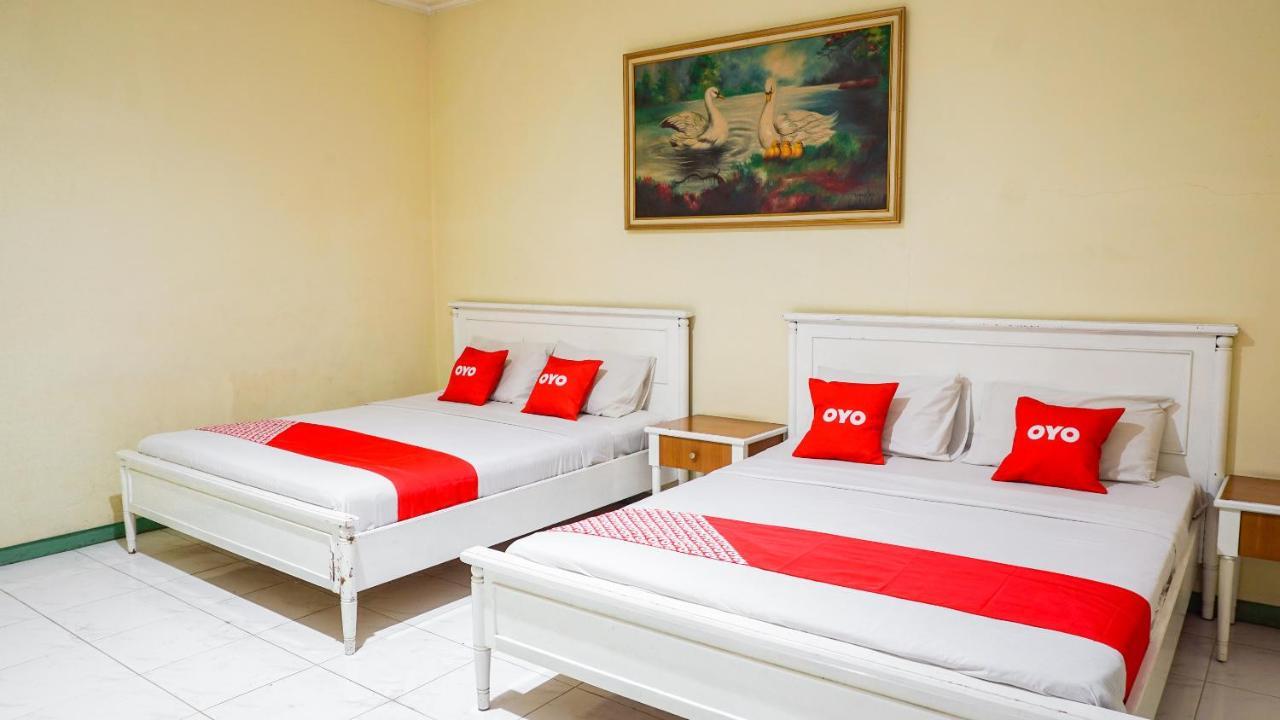 Oyo 2085 Chrysanta Hotel Бандунг Экстерьер фото