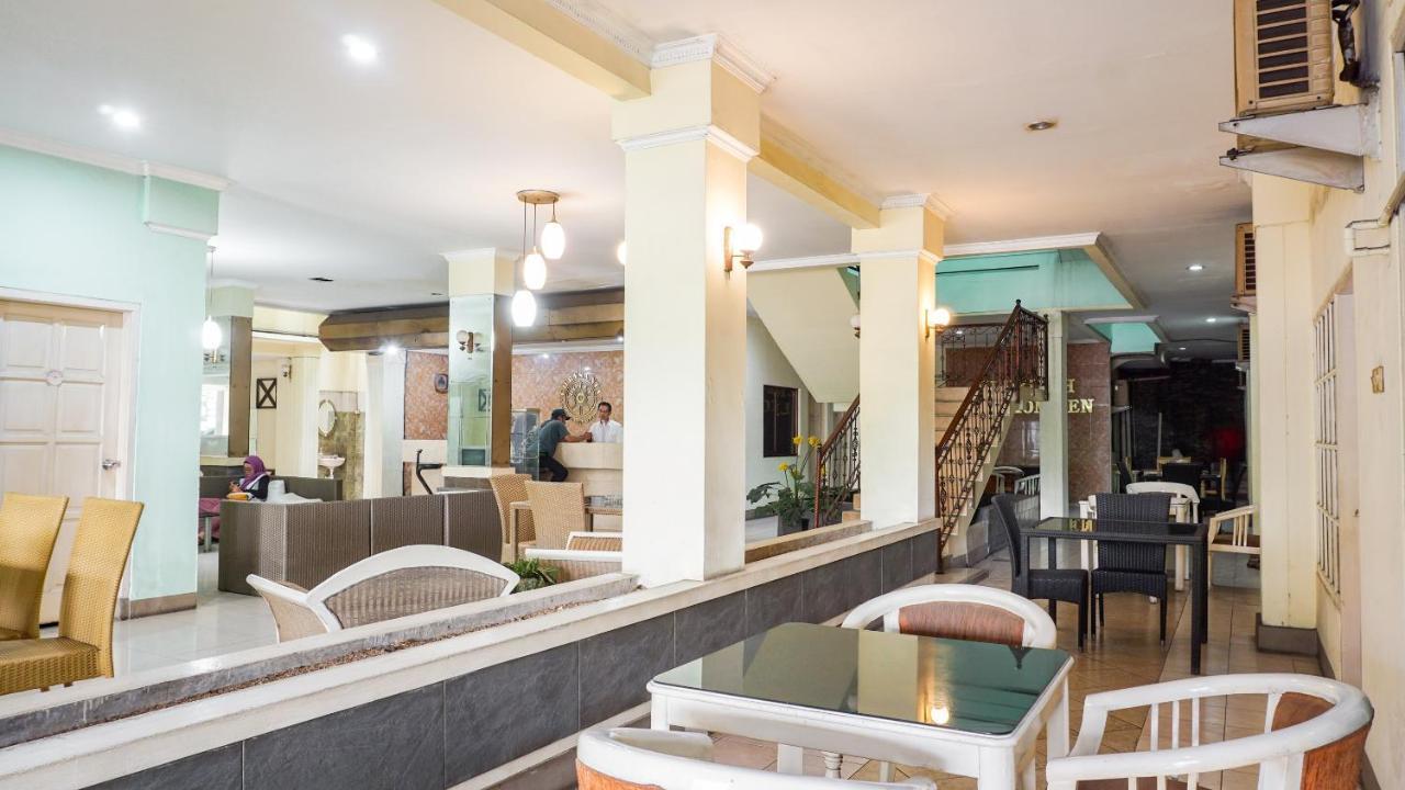 Oyo 2085 Chrysanta Hotel Бандунг Экстерьер фото