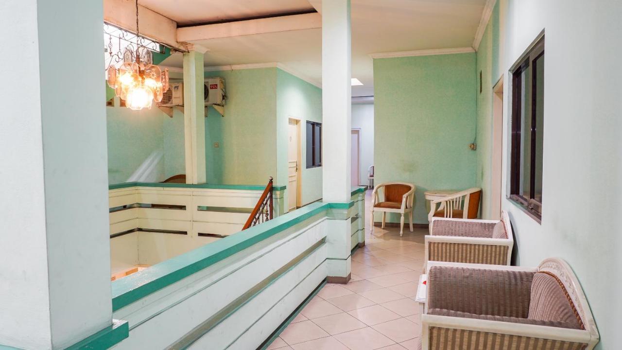 Oyo 2085 Chrysanta Hotel Бандунг Экстерьер фото